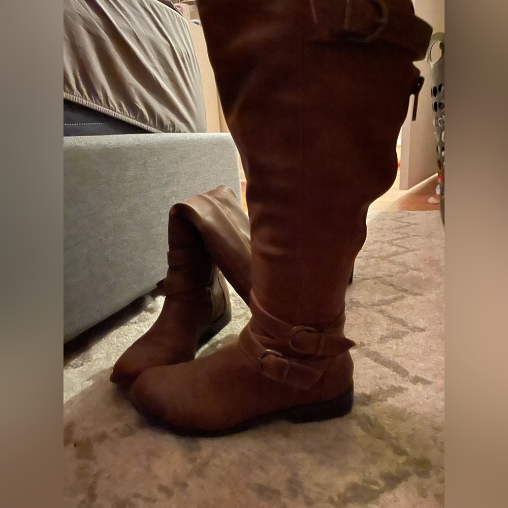 BROWN boots